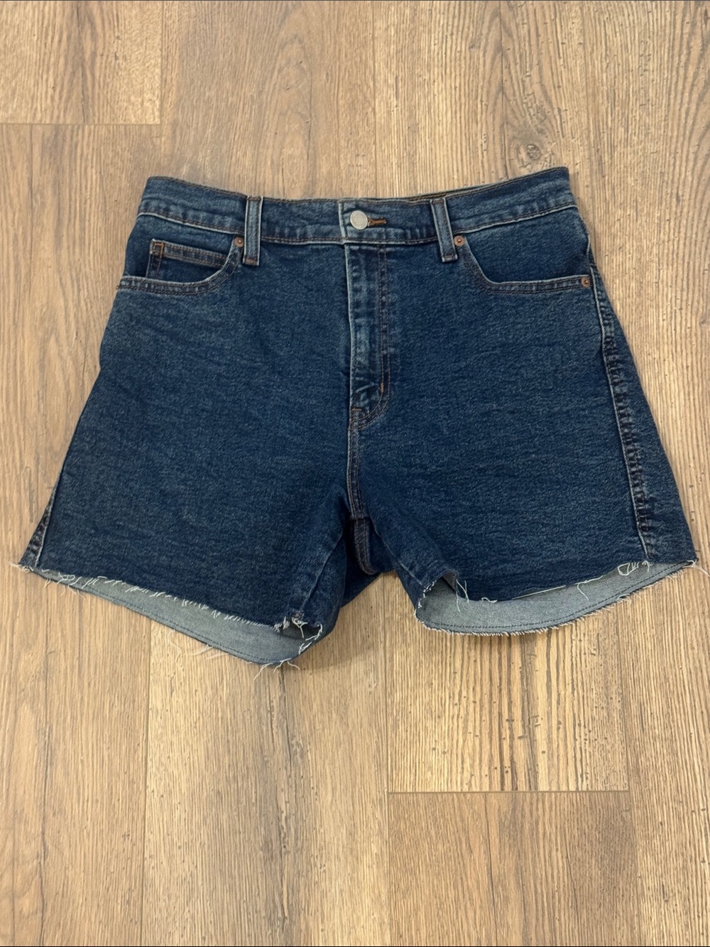 Signature by Levi Strauss Dark Indigo Denim Heritage High-Rise Cutoff Shorts